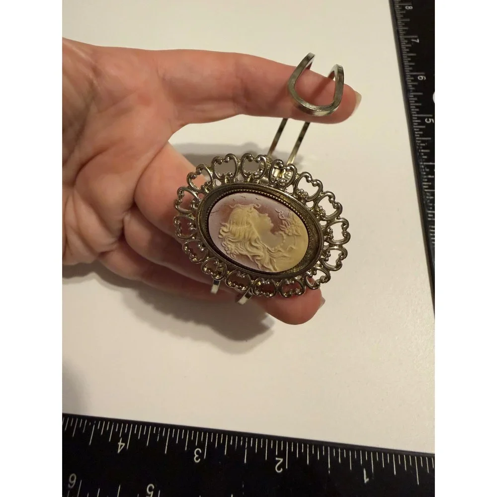 Vintage Cameo Cuff Bracelet Silver Tone Filigree Hinged Bangle Peach Cream